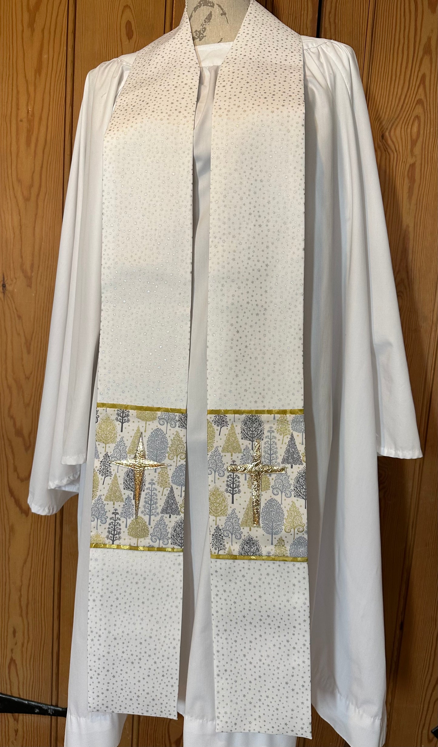 Starry Christmas clergy stole, 44"